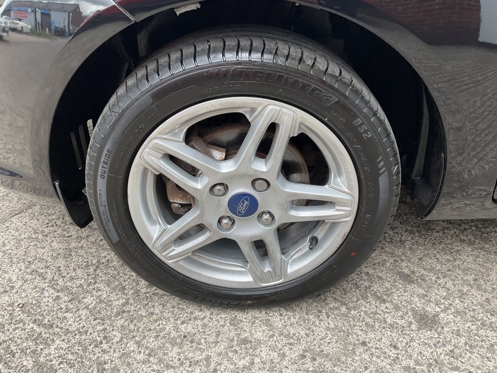 Ford Fiesta Titanium X White #25