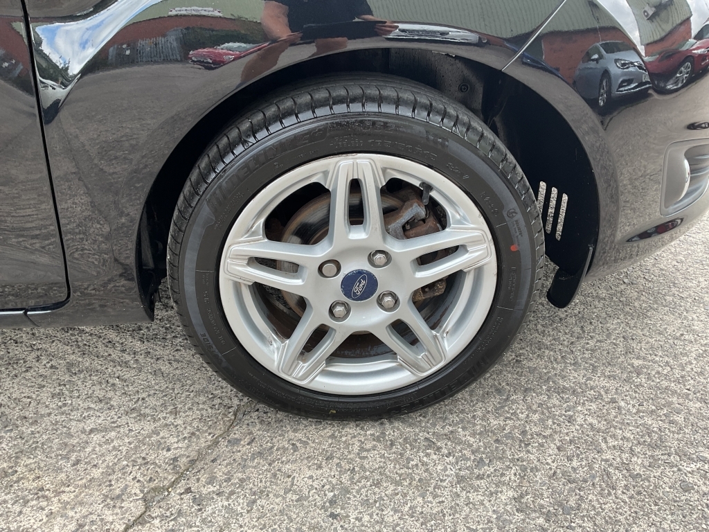 Ford Fiesta Titanium X White #28