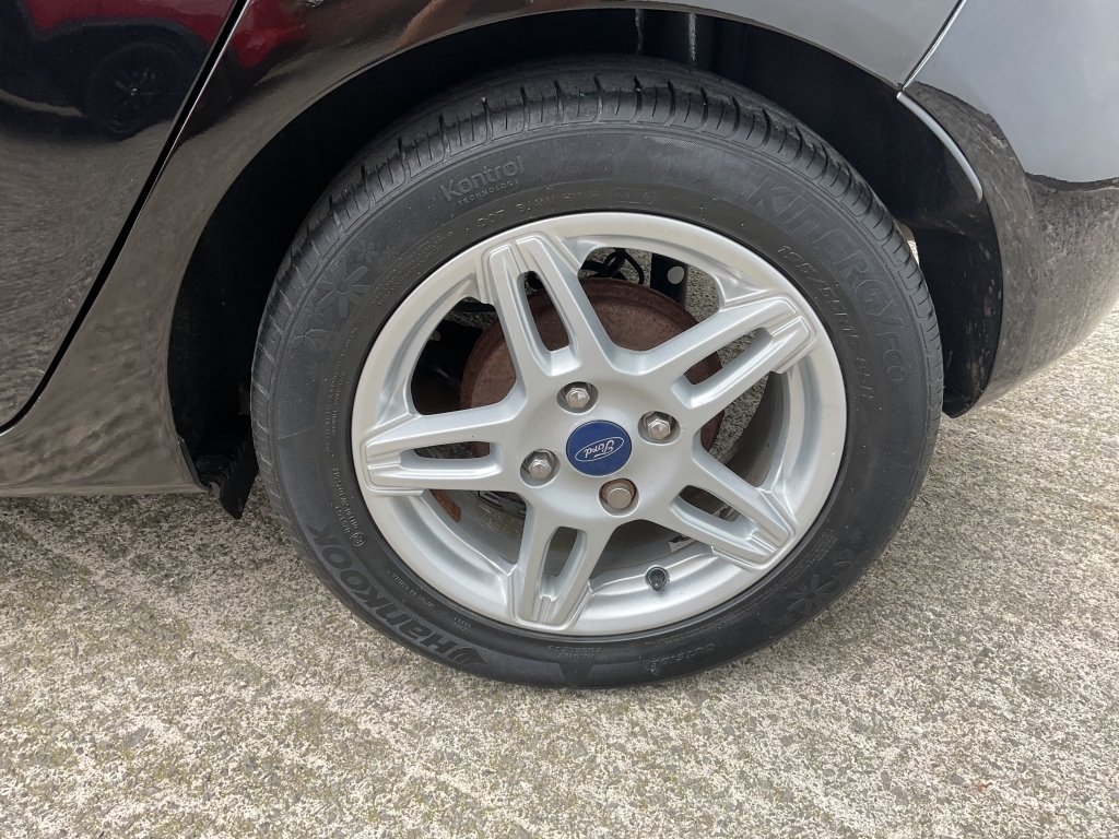 Ford Fiesta Titanium X White #26