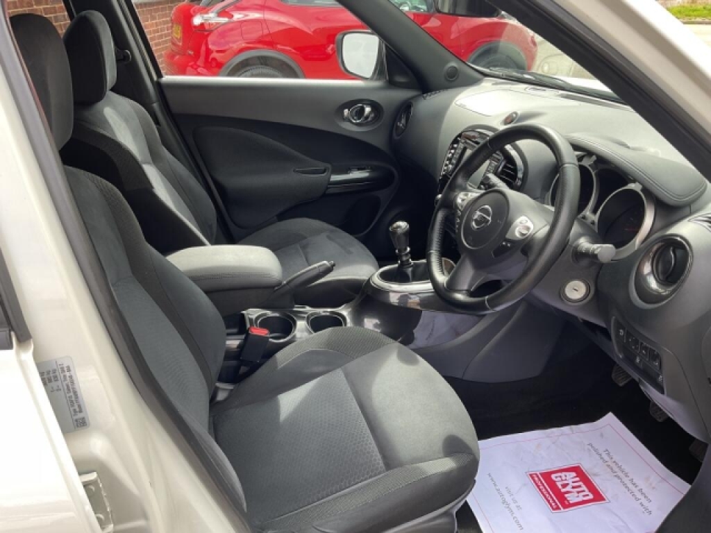 Nissan Juke Hatchback 1.5 Acenta Premium Dci White #5