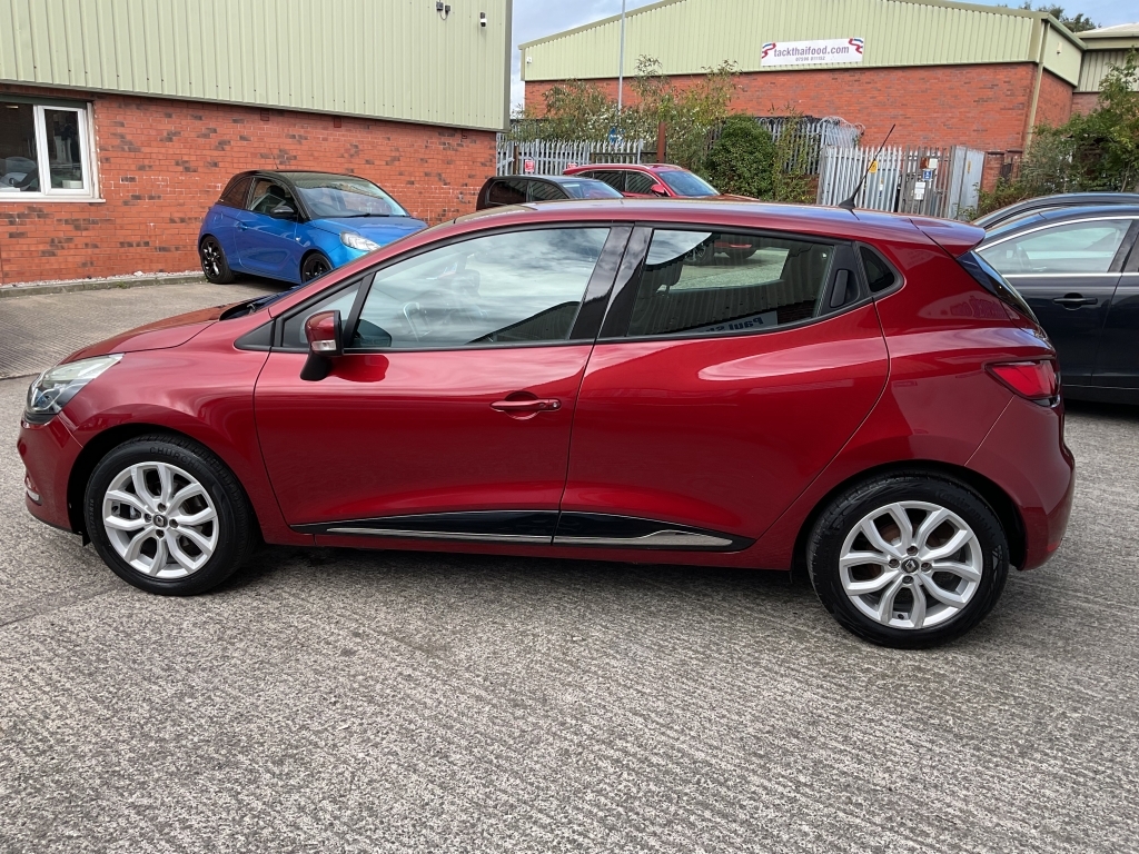 Renault Clio Hatchback 1.1 Dynamique Nav Red #3