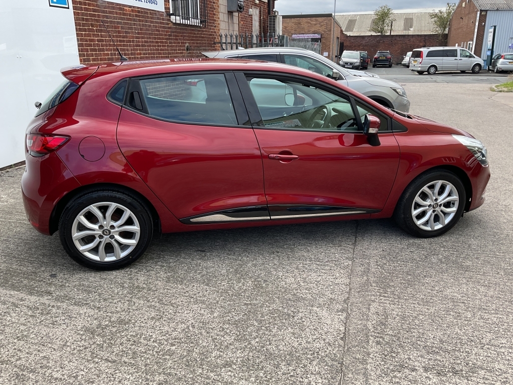 Renault Clio Hatchback 1.1 Dynamique Nav Red #5