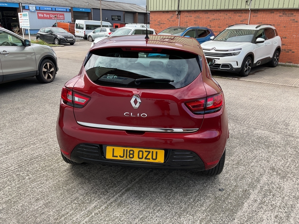 Renault Clio Hatchback 1.1 Dynamique Nav Red #4