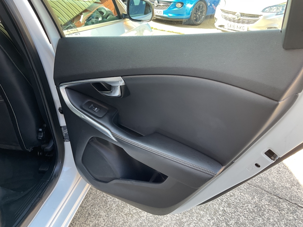 Volvo V40 1.6 D2 Es Euro 5 Ss Brown #21