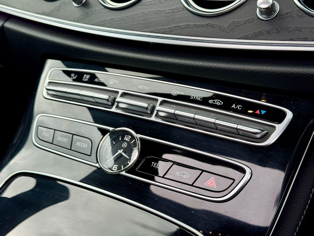 Mercedes-Benz E Class E 350 E Se 4-Door Blue #21