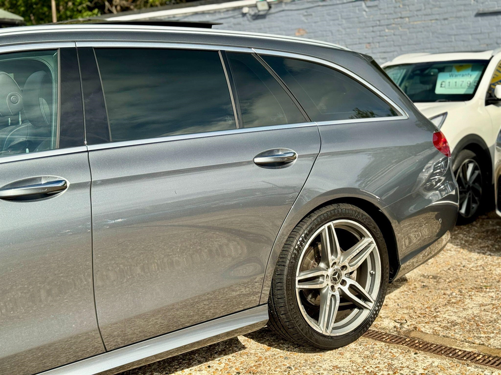 Mercedes-Benz E Class E 350 E Se 4-Door Blue #12