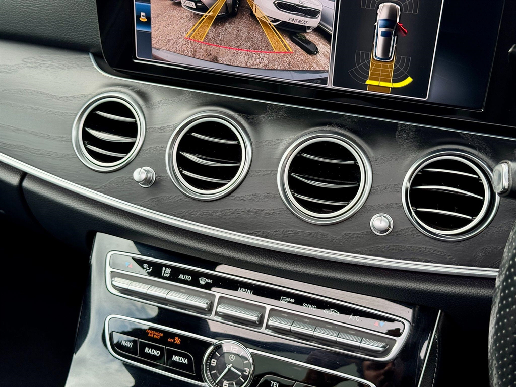 Mercedes-Benz E Class 2.0 E220d Amg Line Black #46