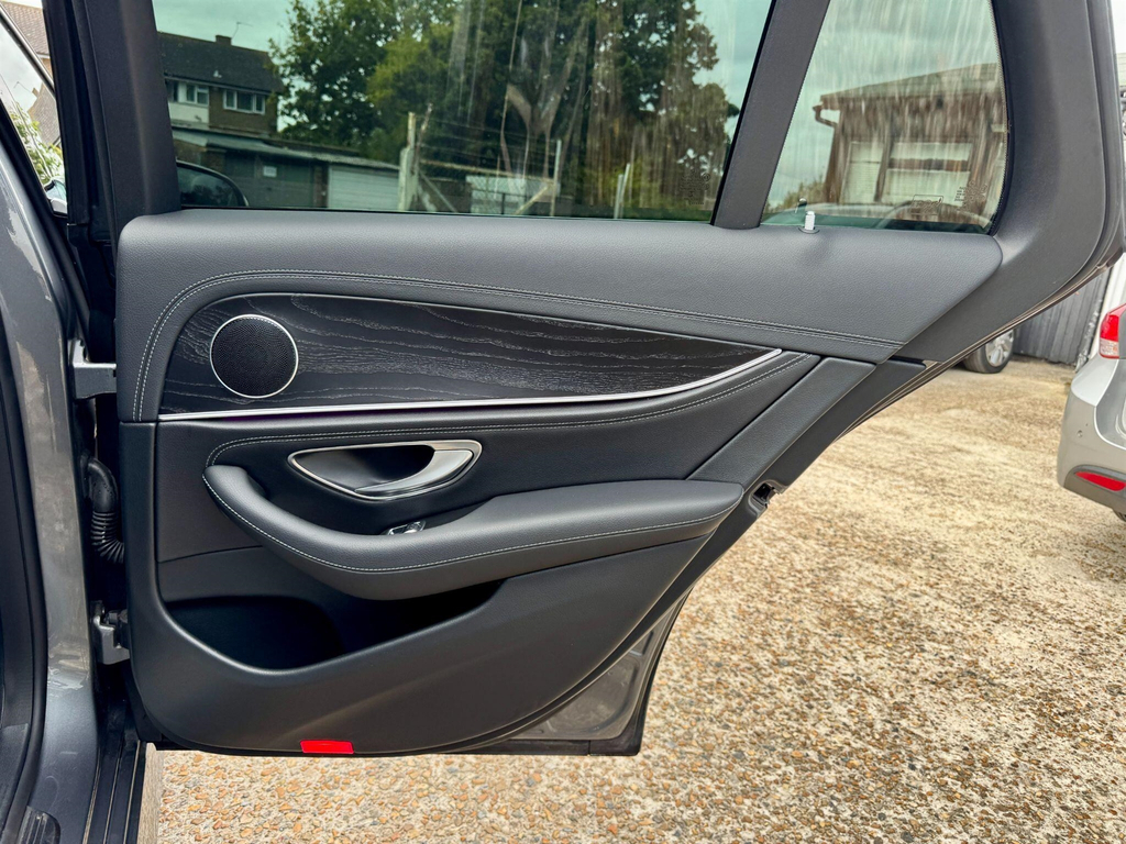Mercedes-Benz E Class E 350 E Se 4-Door Blue #38
