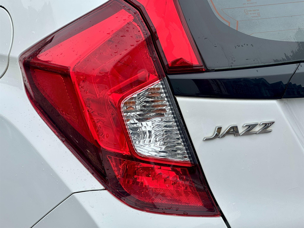 Honda Jazz Hatchback 1.3 I-vtec Se 2017 Silver #35