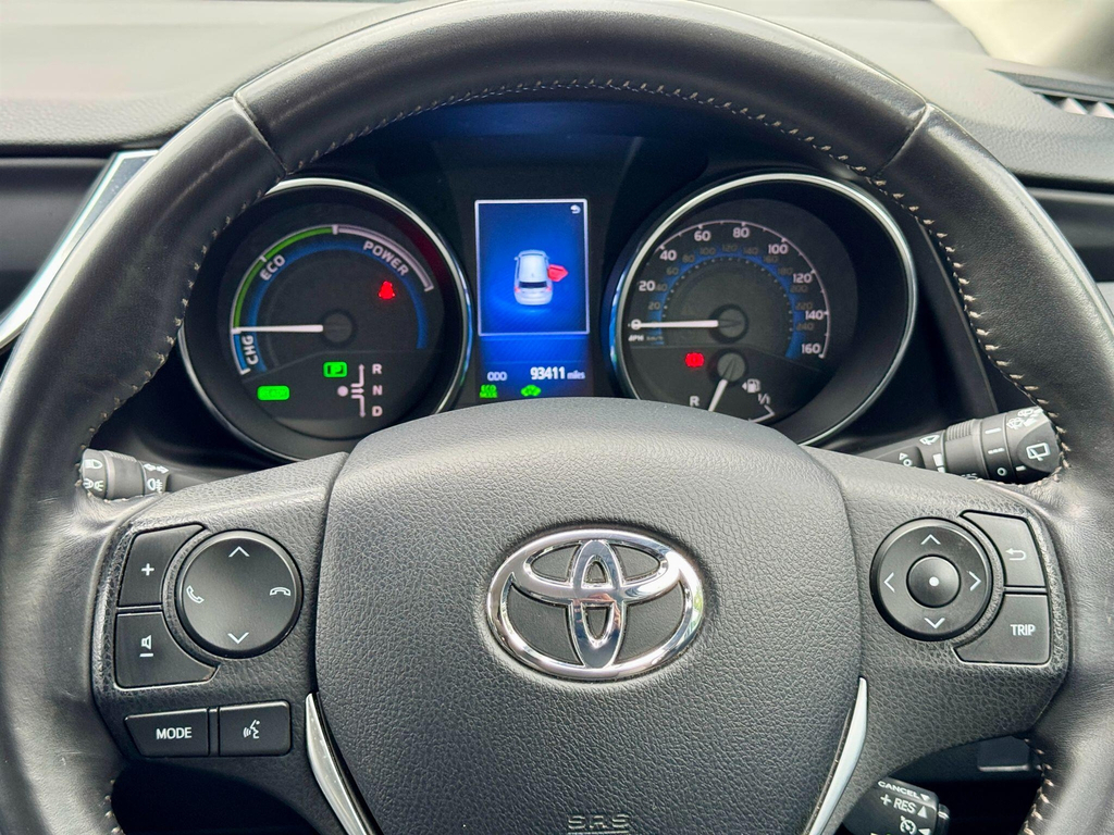 Toyota Auris Excel White #58