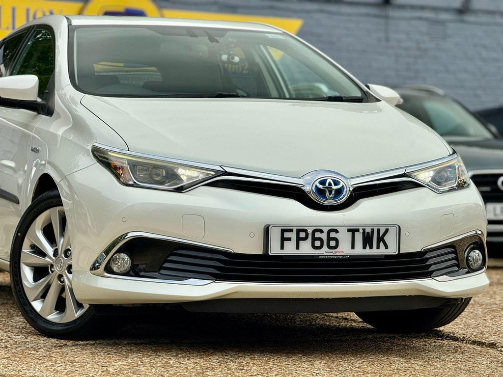 Toyota Auris 1.8 Vvt-h Excel Cvt Euro 6 Ss White #2