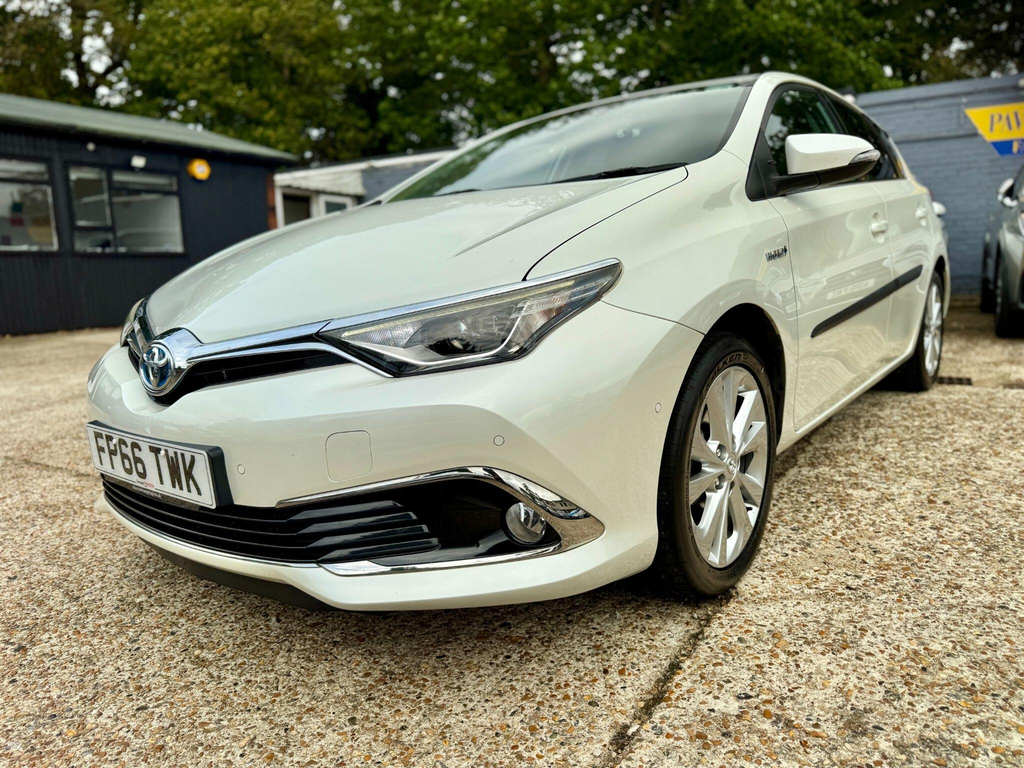 Toyota Auris 1.8 Vvt-h Excel Cvt Euro 6 Ss White #3