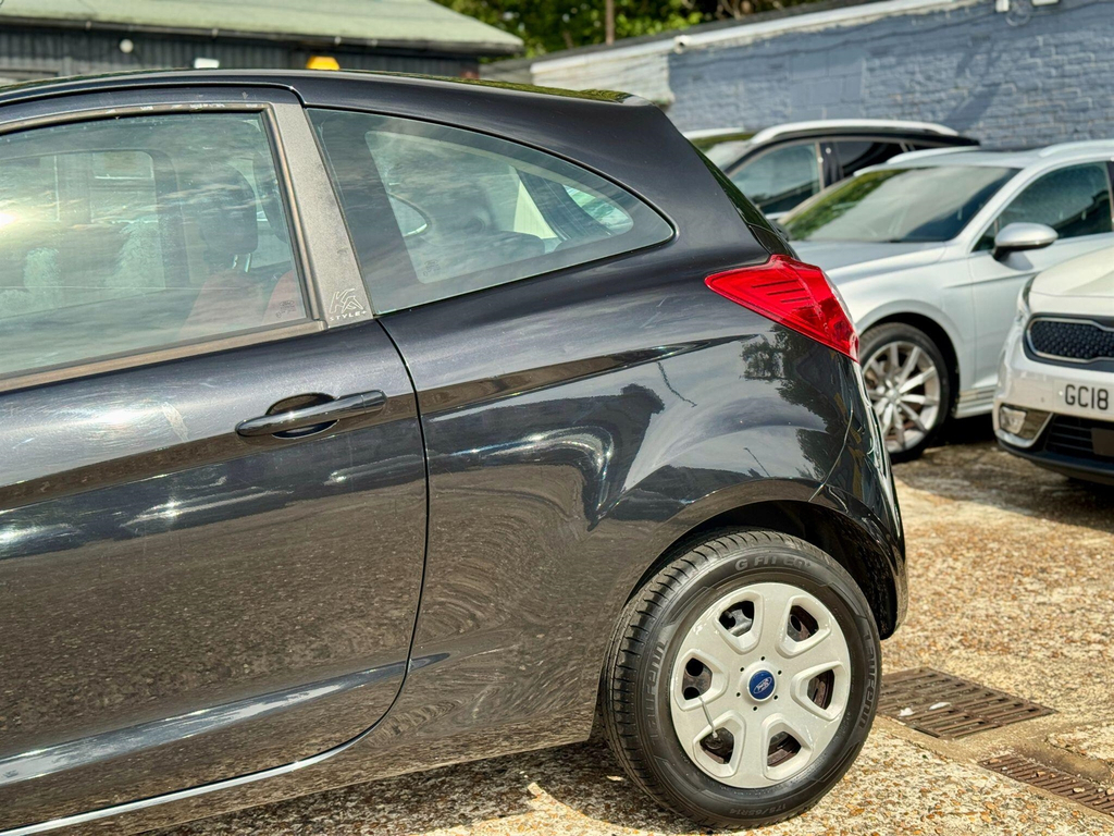 Ford KA Hatchback 1.2 Zetec 200909 White #46