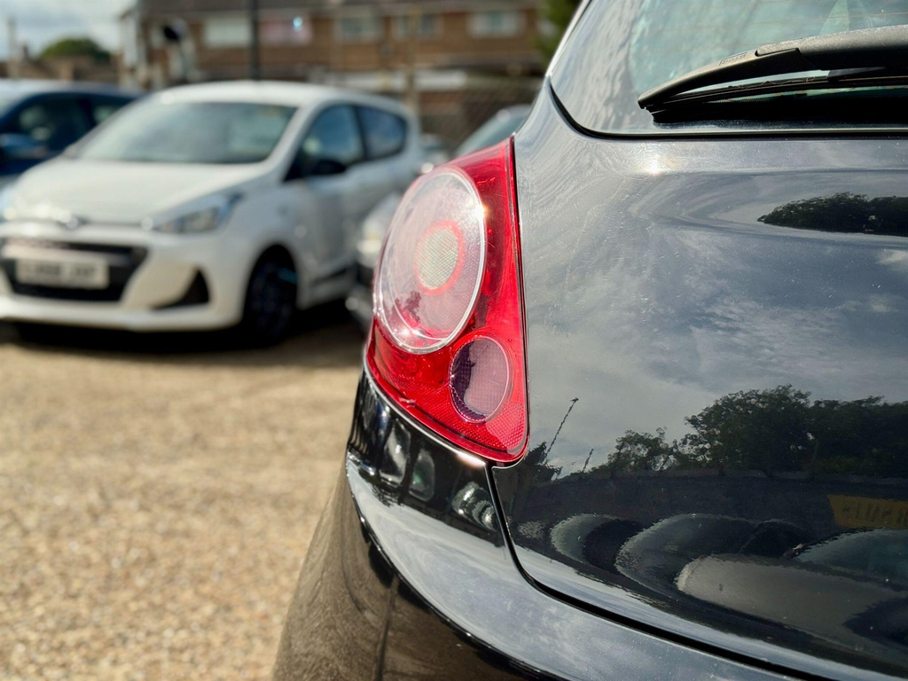 Ford KA Hatchback 1.2 Zetec 200909 White #40