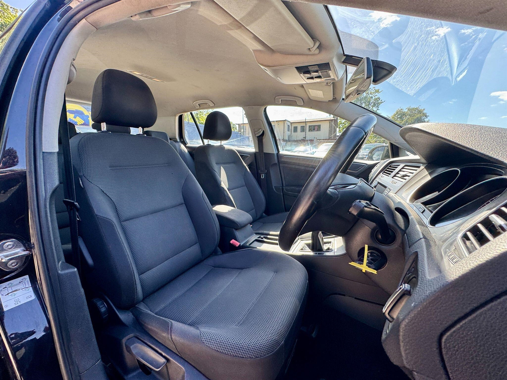 Volkswagen Golf Hatchback White #30