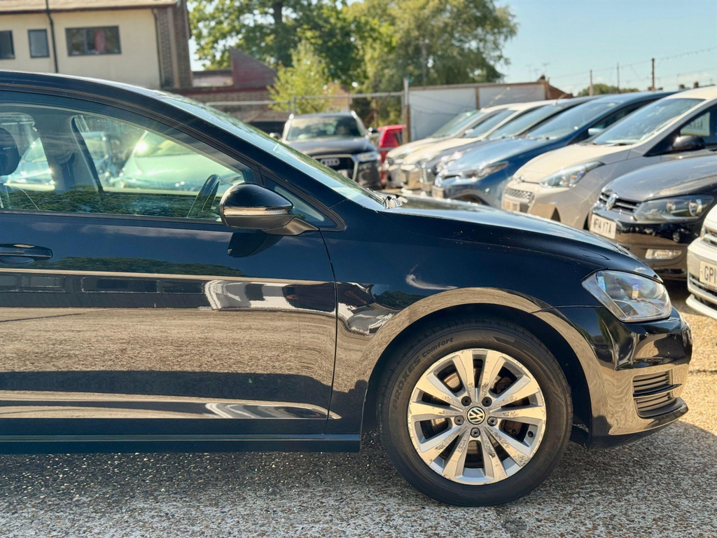 Volkswagen Golf Hatchback White #17