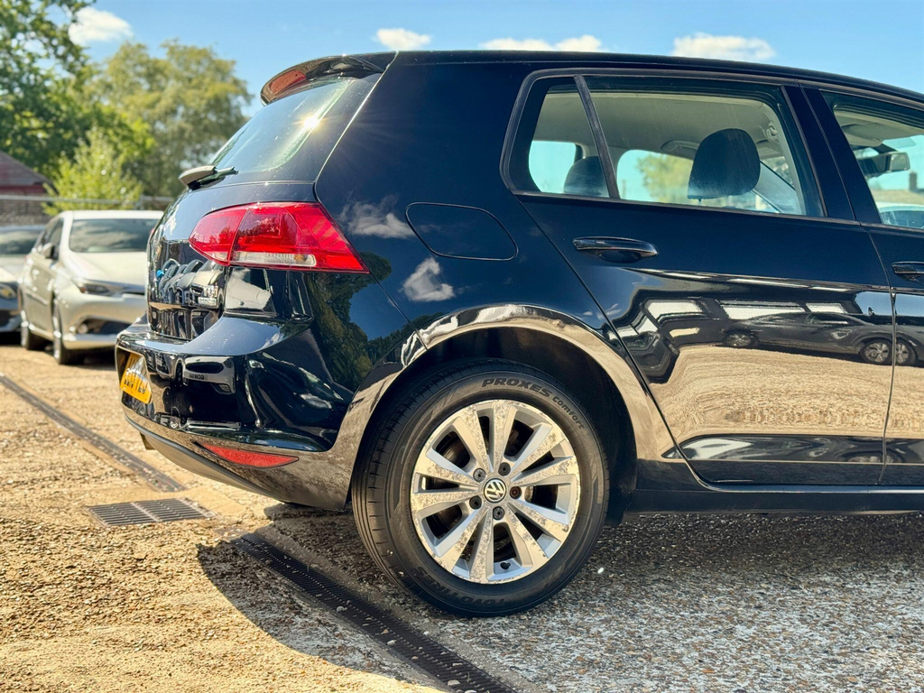Volkswagen Golf Hatchback White #43