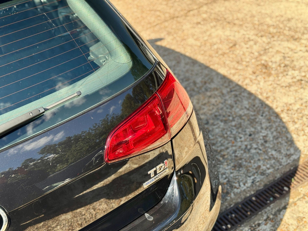 Volkswagen Golf Hatchback White #15