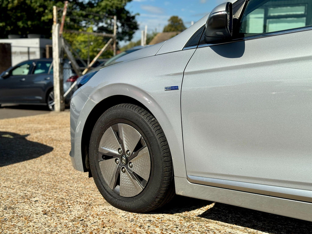Hyundai Ioniq Premium Hatchback Grey #33