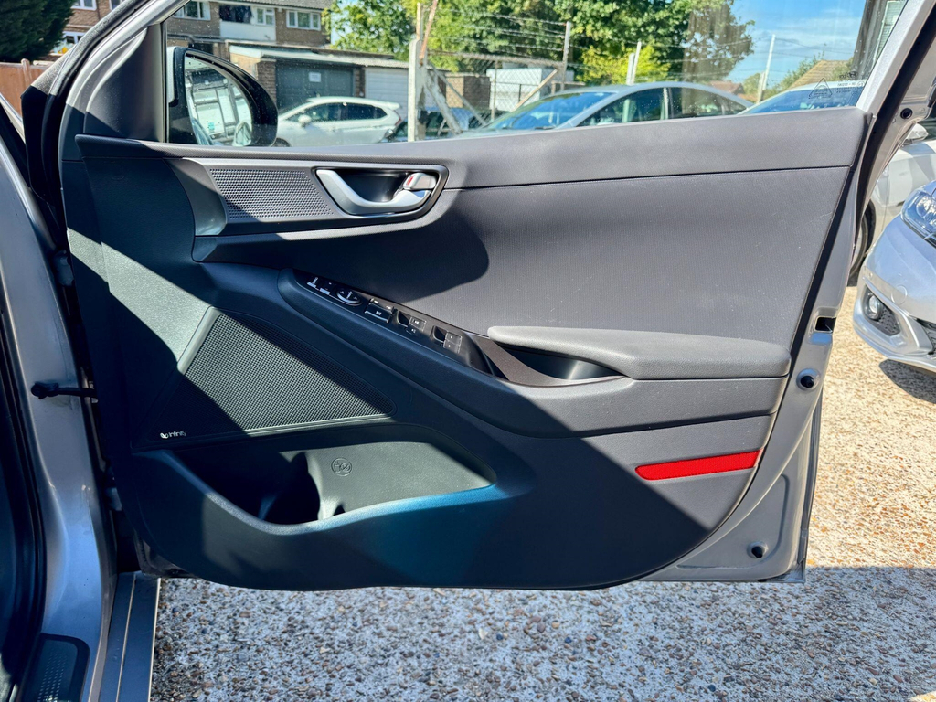 Hyundai Ioniq Premium Hatchback Grey #31