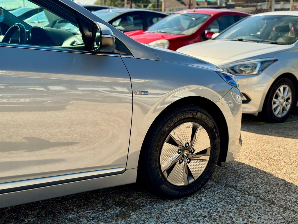 Hyundai Ioniq Premium Hatchback Grey #64