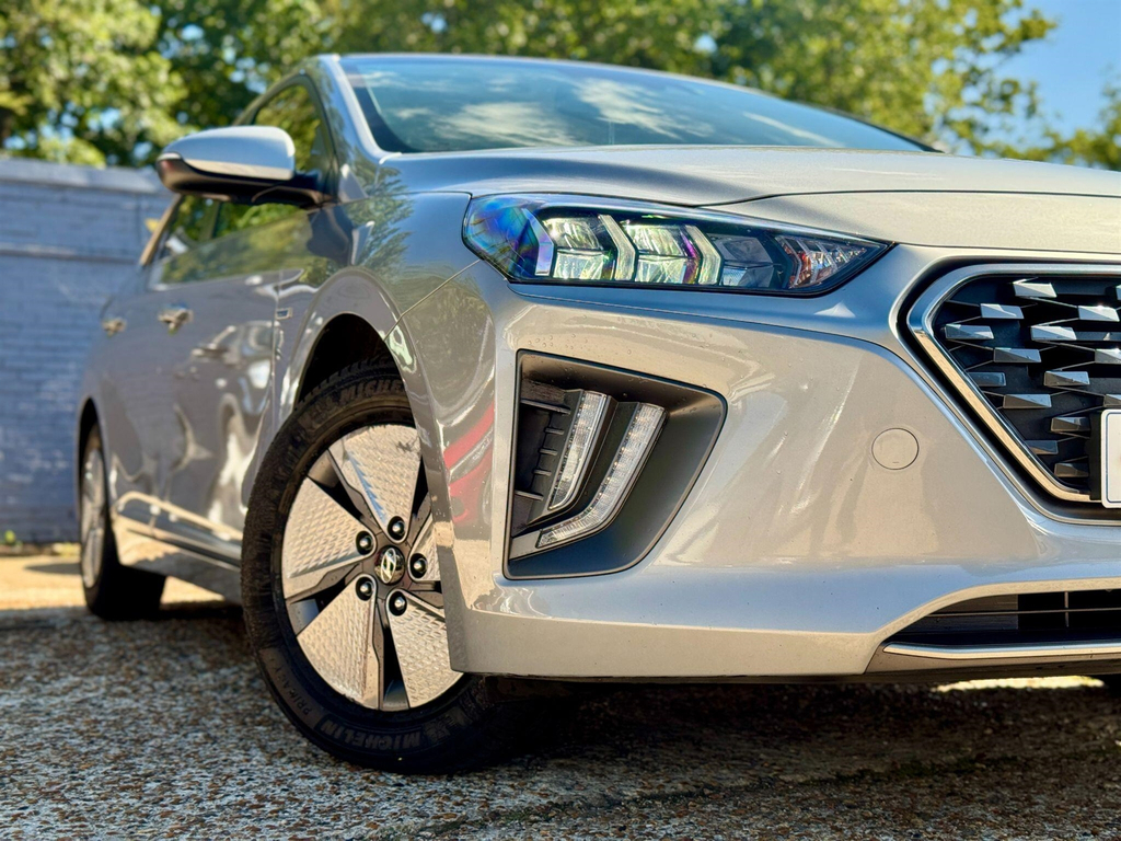 Hyundai Ioniq Premium Hatchback Grey #9