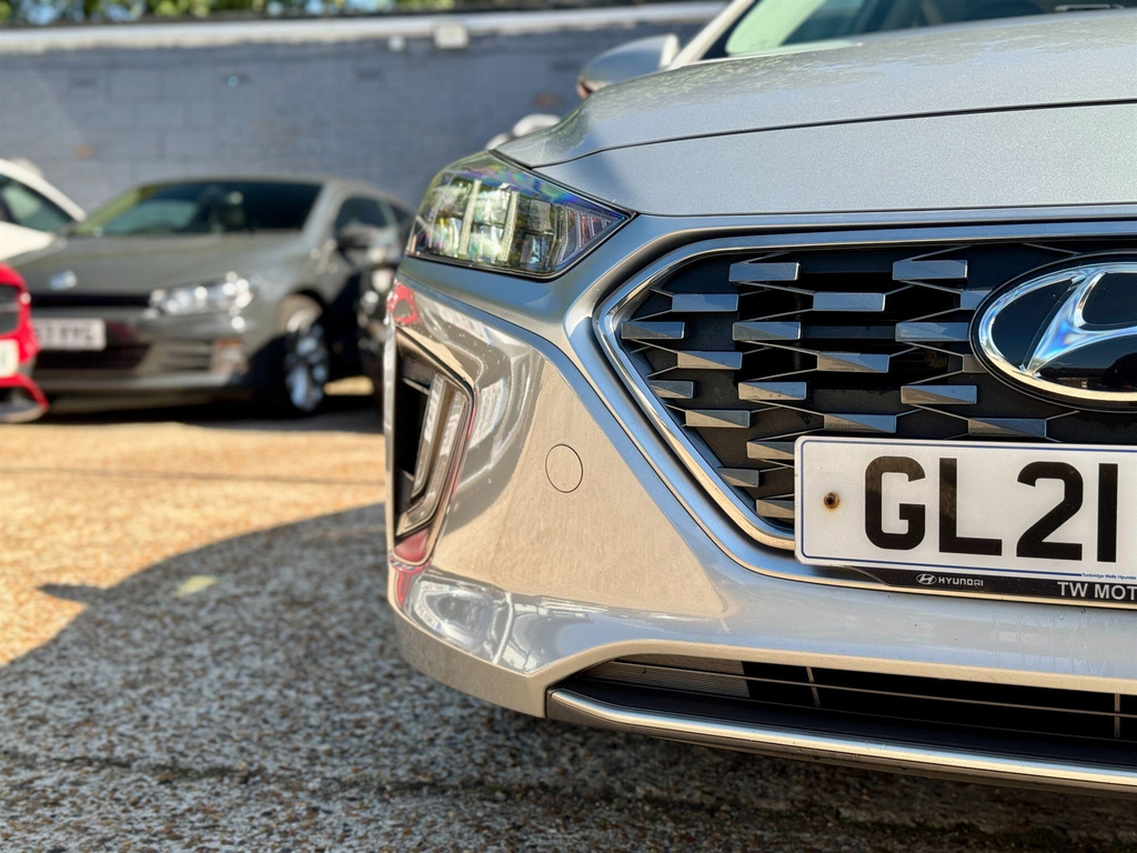 Hyundai Ioniq Premium Hatchback Grey #60