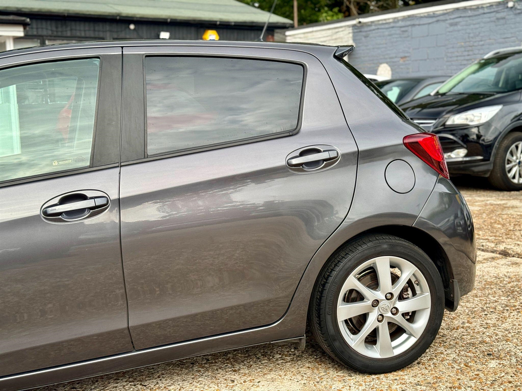 Toyota Yaris 1.5 Vvt-h Excel Hatchback White #27