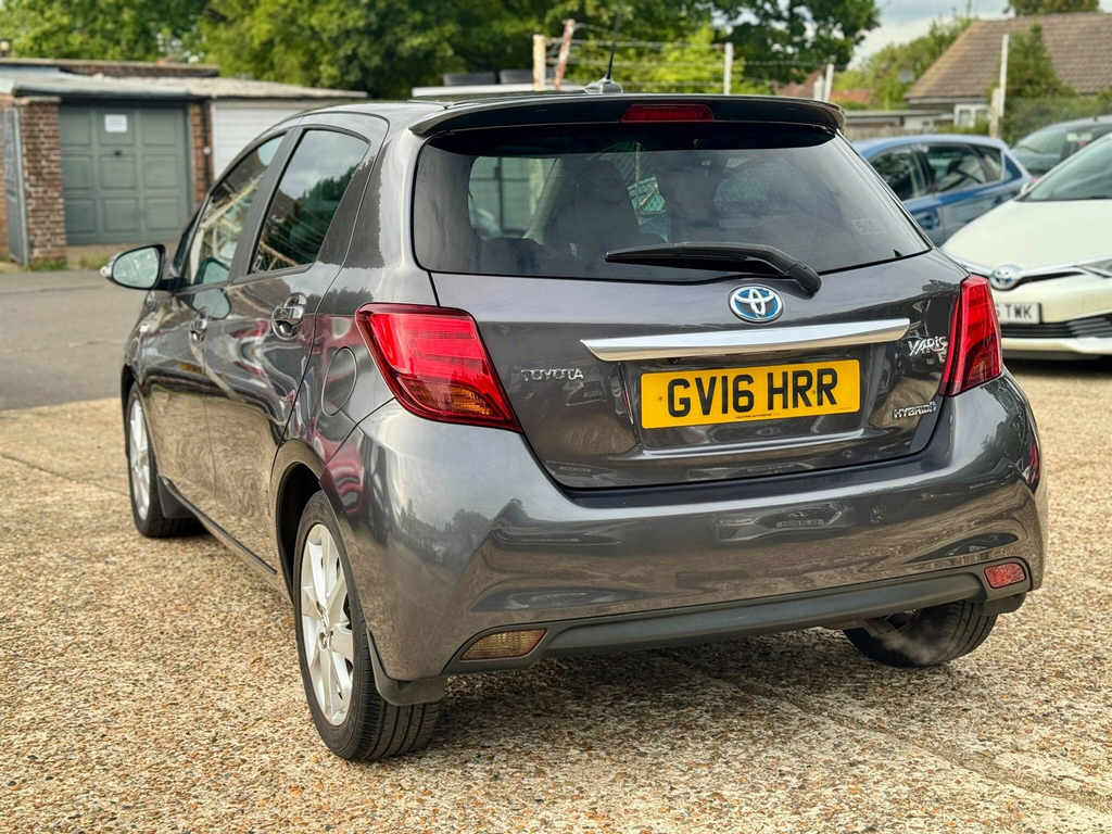 Toyota Yaris 1.5 Vvt-h Excel E-cvt Euro 6 15In Alloy Grey #4