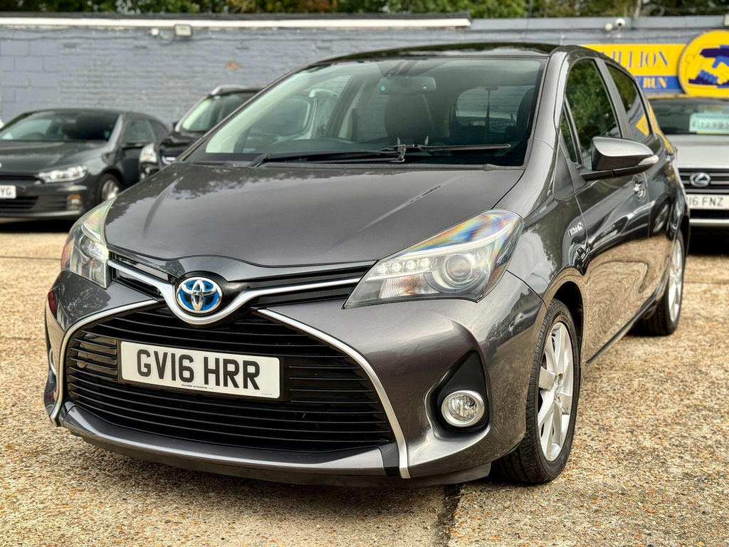 Toyota Yaris 1.5 Vvt-h Excel E-cvt Euro 6 15In Alloy Grey #3