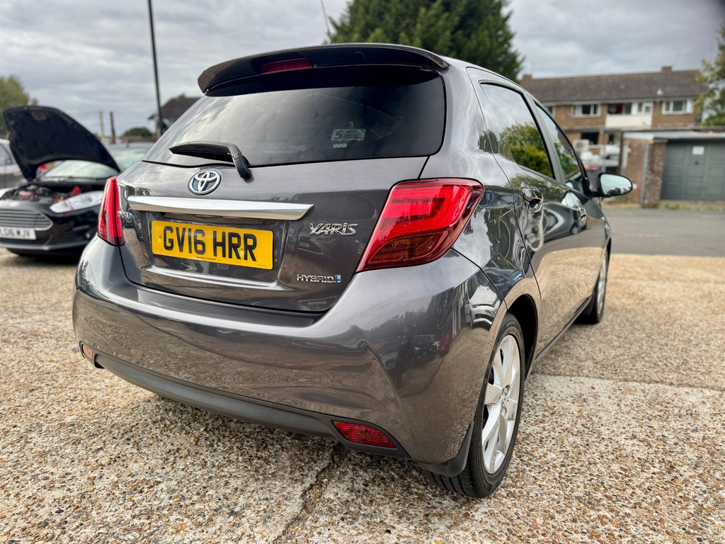 Toyota Yaris 1.5 Vvt-h Excel Hatchback White #10