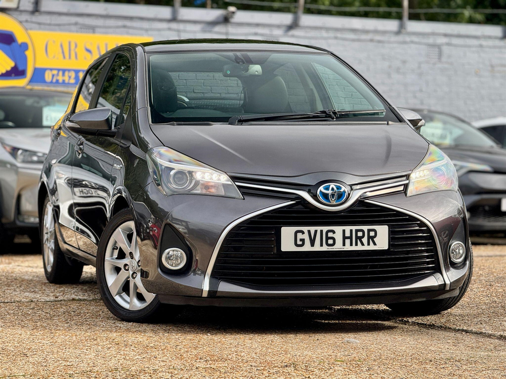 Toyota Yaris 1.5 Vvt-h Excel E-cvt Euro 6 15In Alloy Grey