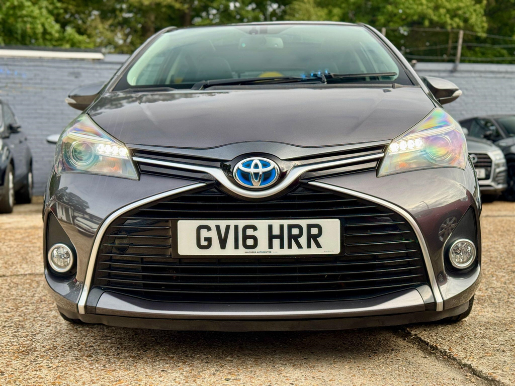 Toyota Yaris 1.5 Vvt-h Excel Hatchback White #8