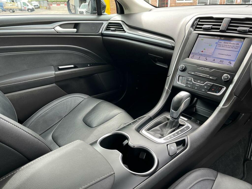 Ford Mondeo Zetec Edition White #15