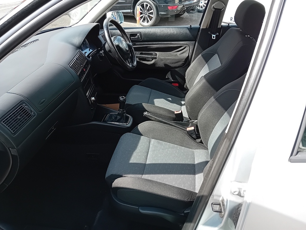 Volkswagen Golf 1.9 Tdi Se Red #10