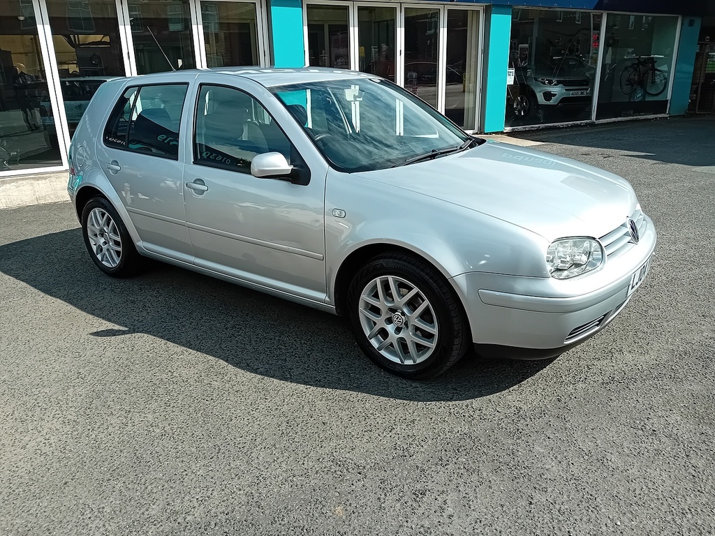 Volkswagen Golf 1.9 Tdi Se Red #2