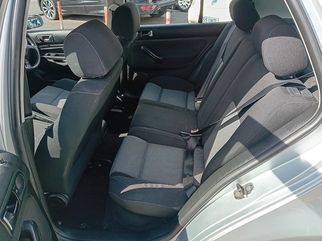 Volkswagen Golf 1.9 Tdi Se Red #11