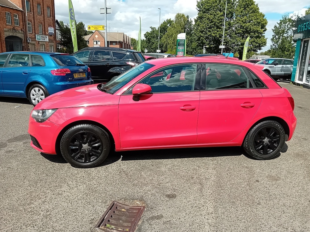 Audi A1 1.6 Tdi Se Sportback Euro 5 Ss Red #5