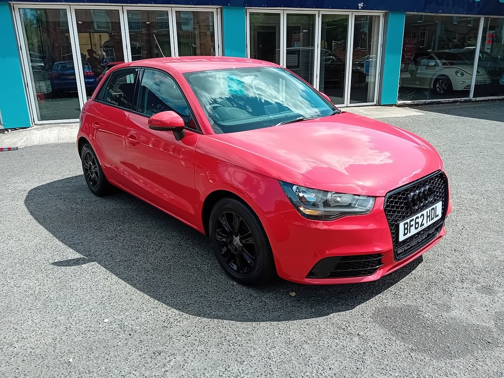 Audi A1 1.6 Tdi Se Sportback Euro 5 Ss Red #2