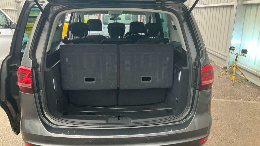 Volkswagen Sharan Mpv Black #9
