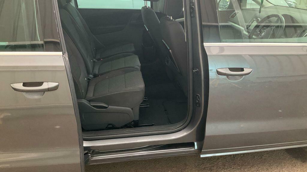 Volkswagen Sharan Mpv Black #10