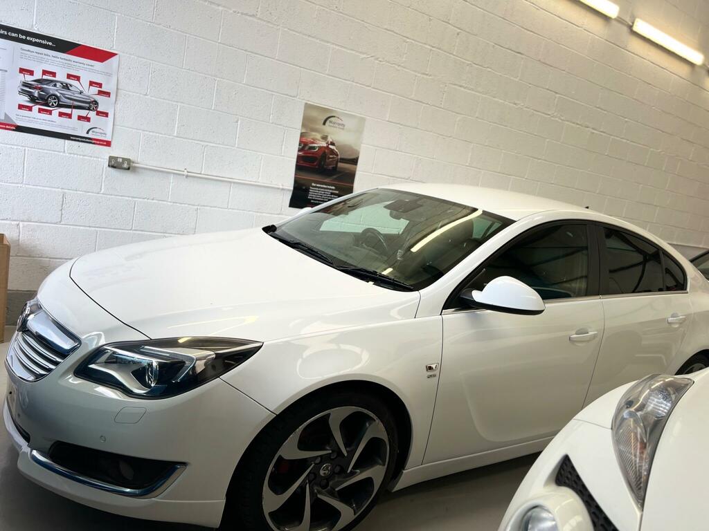 Vauxhall Insignia Hatchback #2