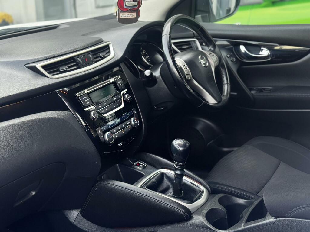 Nissan Qashqai Automatic White #7