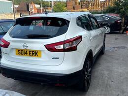 Nissan Qashqai Automatic White #16