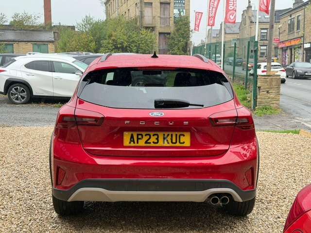 Ford Focus Hatchback AP23KUC Red #6