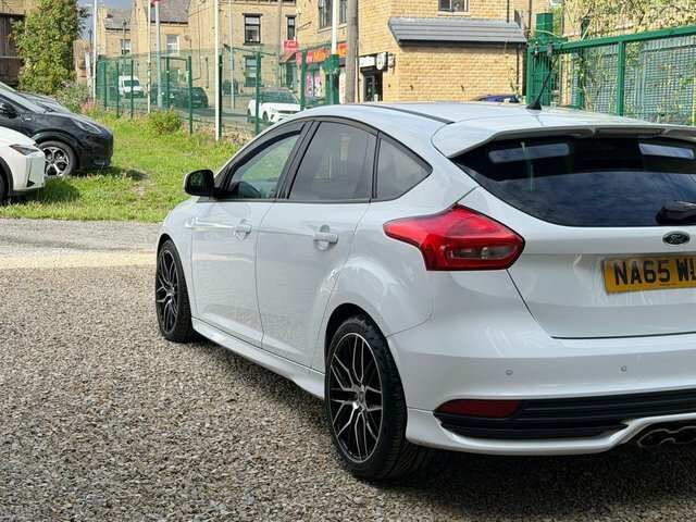 Ford Focus 1.0 Ecoboost 125 Titanium Grey #31
