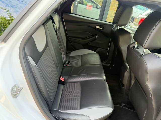 Ford Focus 1.0 Ecoboost 125 Titanium Grey #24