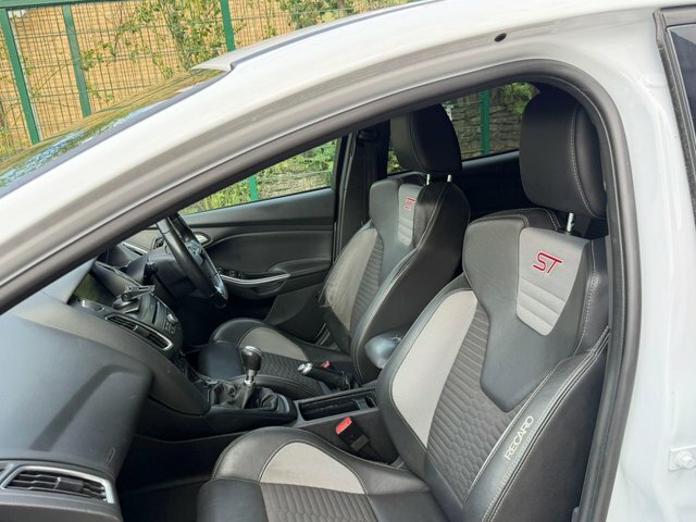 Ford Focus 1.0 Ecoboost 125 Titanium Grey #23
