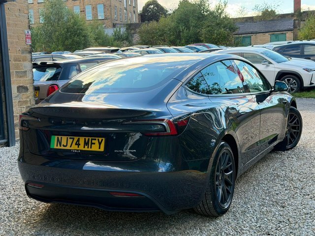 Tesla Model 3 Saloon Grey #4