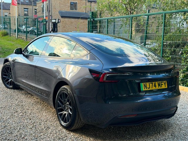 Tesla Model 3 Saloon Grey #5